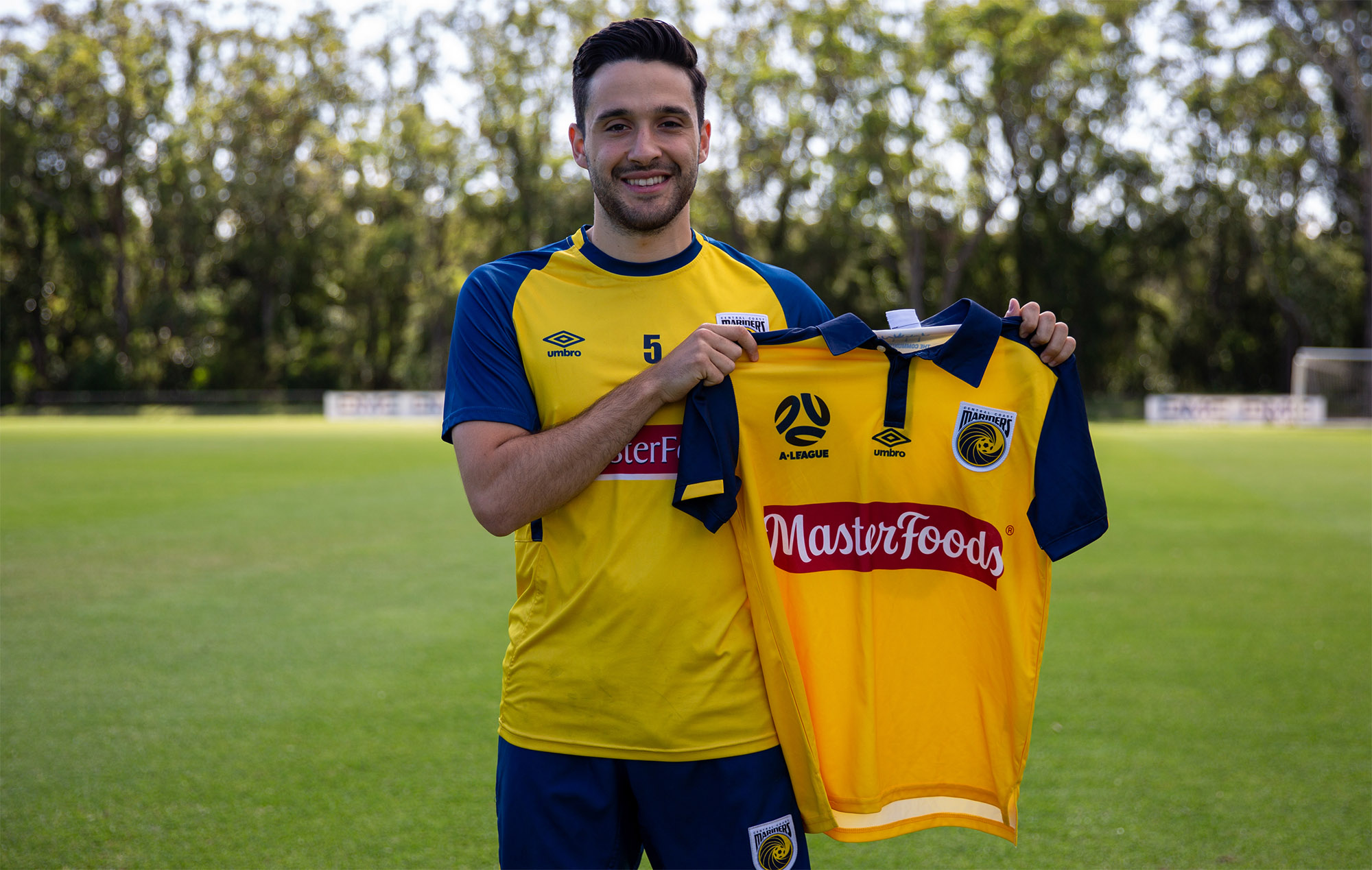 Stefan Nigro has signed with the Central Coast Mariners